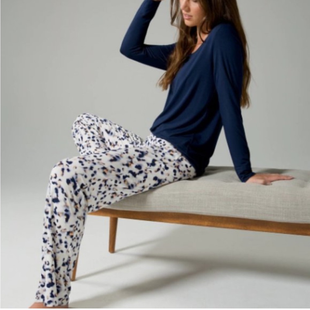 NWT Soma Women’s Cool Nights Arctic Leopard Ivory Long Sleeve Pajama Set